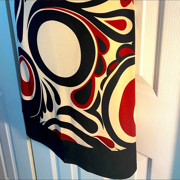 Sleek and flattering dress. Gorgeous colors. Size 8 🖤♥️🖤♥️ - Picture 7 of 10